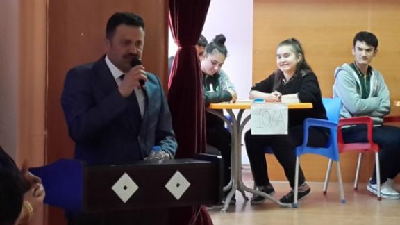 Mustafa Özkan Anadolu Lisesi Öğrencileri 10.Sınıf Şubeler Arası İngilizce Bilgi Yarışması yapıldı.
