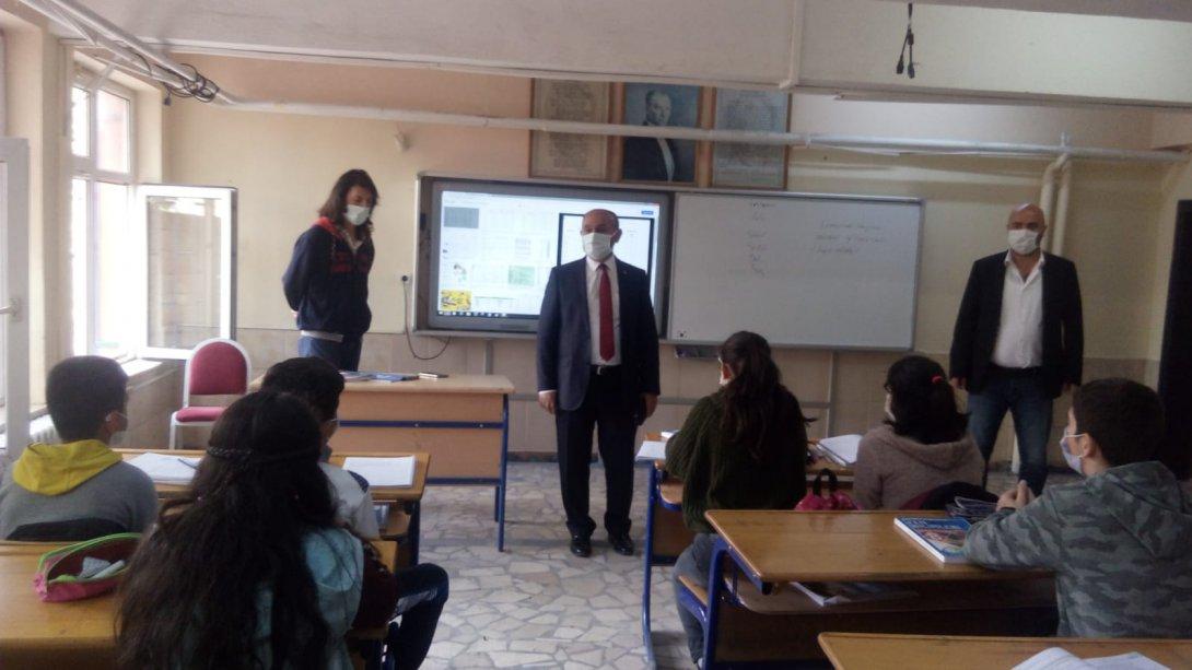 İlçe Milli Eğitim Müdürümüz Sayın Konuralp USTA Örenşehir Çinkom ilkokulu/Ortaokulu Müdürlüğünü ziyaret ederek okul öğrencileriyle bir araya geldi.