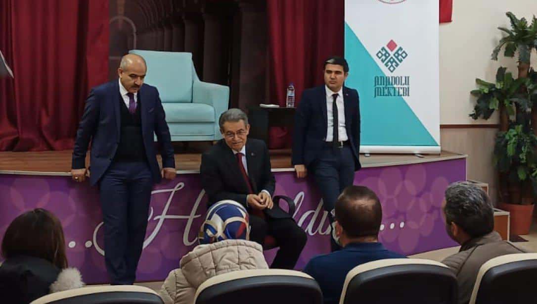Anadolu Mektebi Yazar Okuma Projesi Konferansı