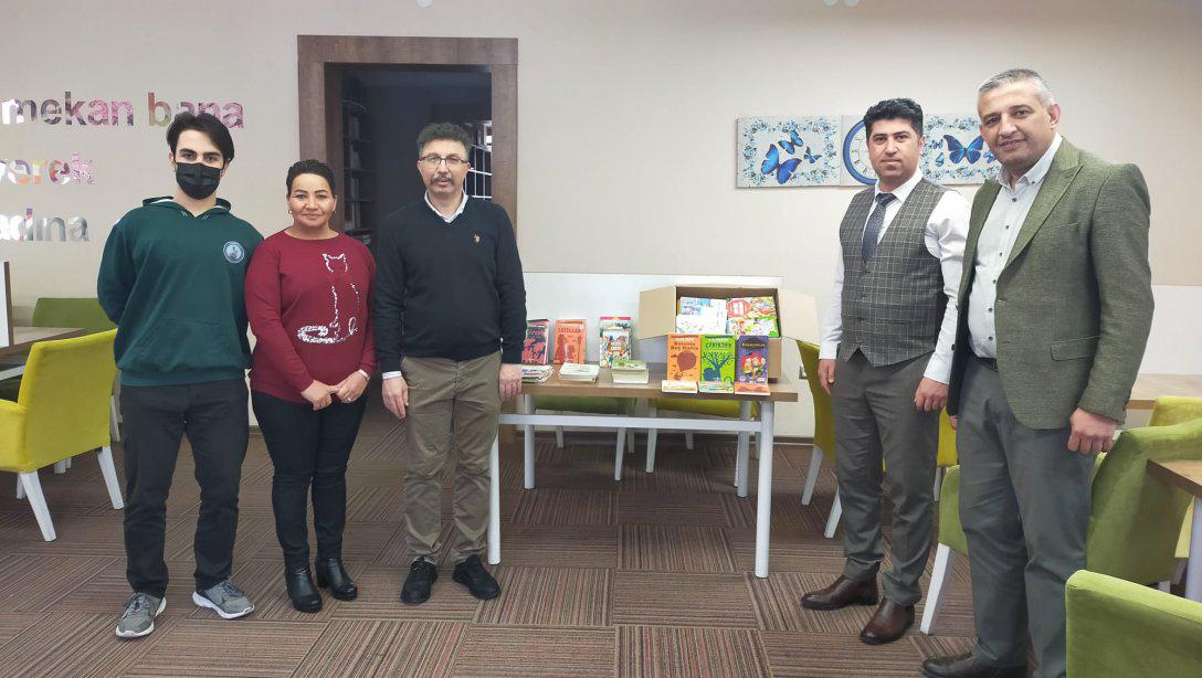 Kayseri lisesi, Kütüphanecilik kulübünün Osmangazi Ortaokuluna Kitap Yardımı