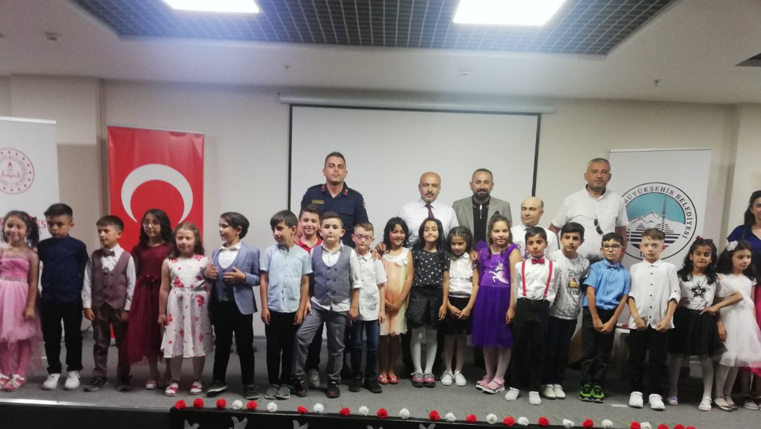 Atatürk İlkokulu Şiir Dinletisi